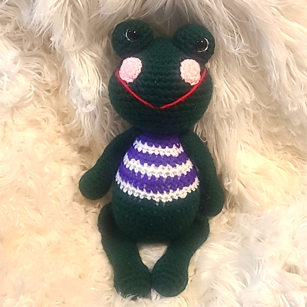 Amigurumi Cheeky Frog w/ Sweater